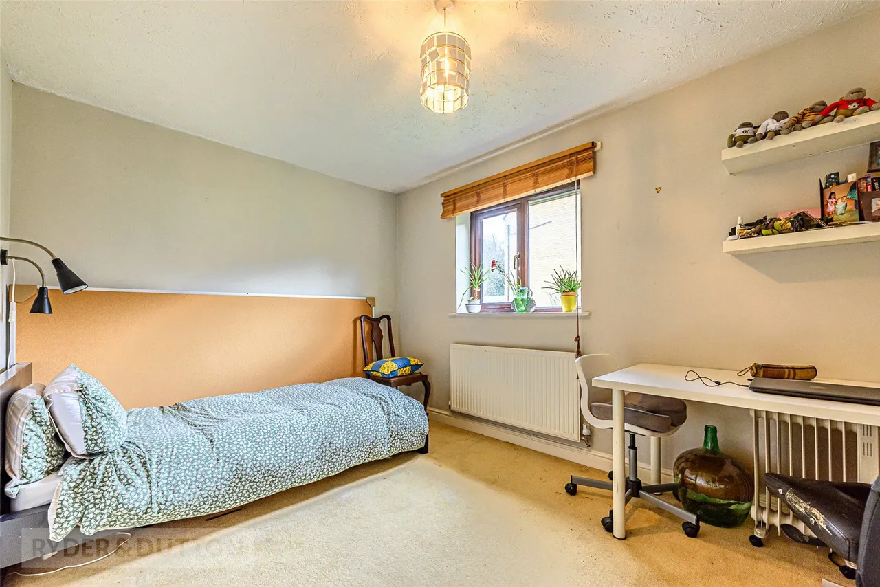 Stratton Close, Rastrick, HD6, photo 18