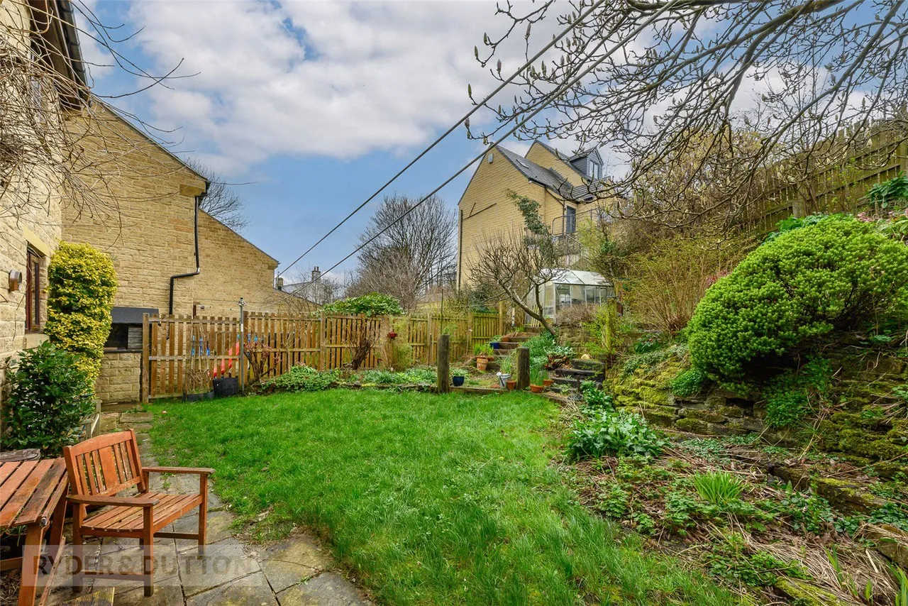 Stratton Close, Rastrick, HD6, photo 9