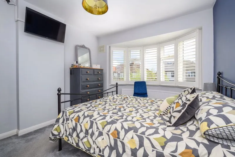 Stuart Avenue, Walton-On-Thames KT12 2AB, photo 9