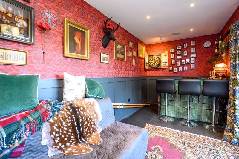 Stuart Avenue, Walton-On-Thames KT12 2AB, photo 16