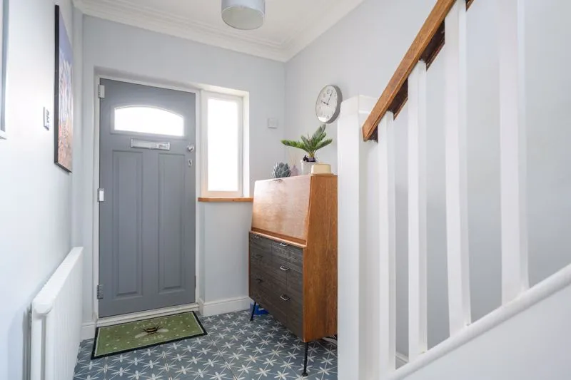 Stuart Avenue, Walton-On-Thames KT12 2AB, photo 8