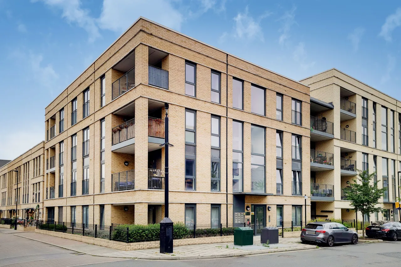 2 bed flat for sale — Flat 13, 12 Eythorne Road, London