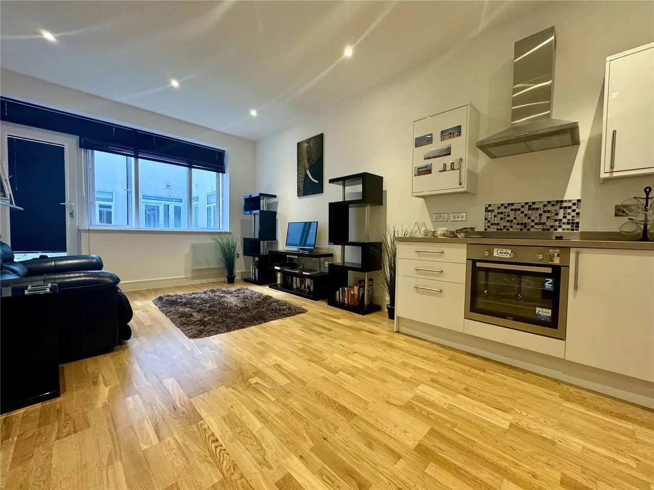 Bartley Way, Hook, Hampshire, RG27 9FF, photo 4