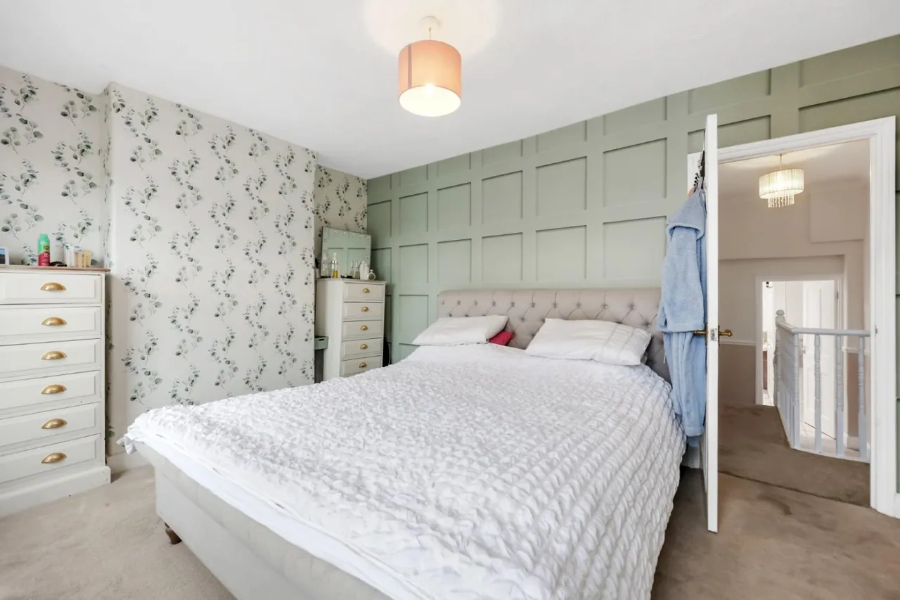 Eustace Road, Chadwell Heath, RM6, photo 13
