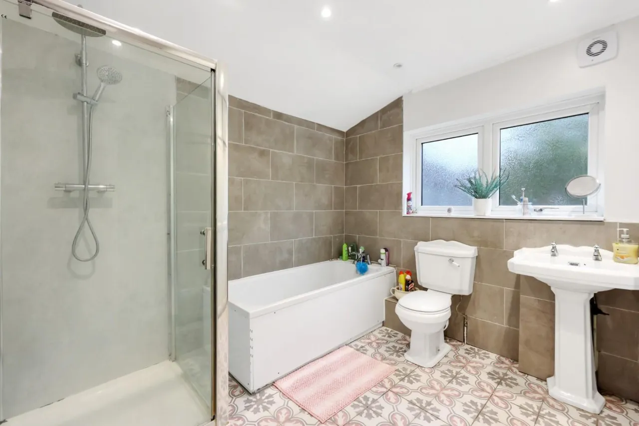 Eustace Road, Chadwell Heath, RM6, photo 15