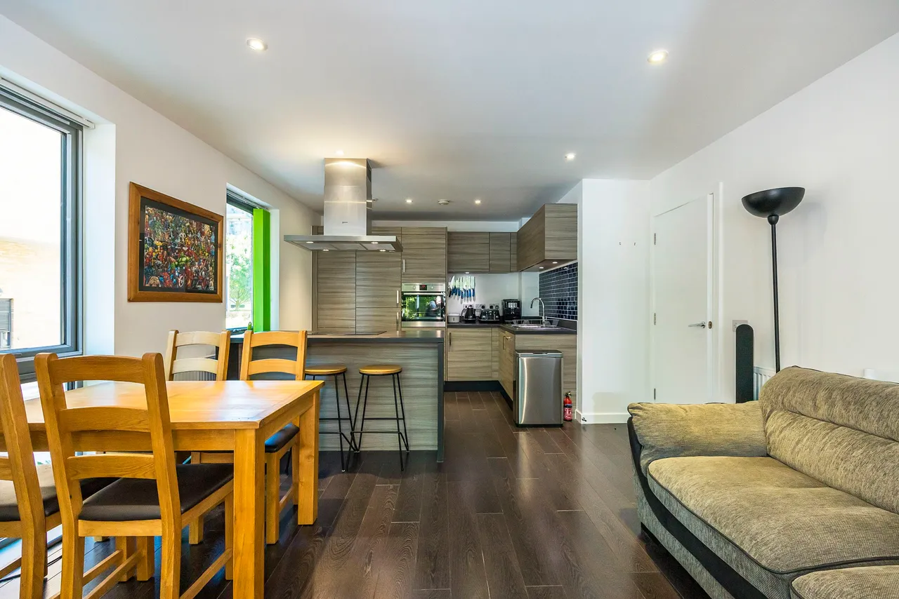 3 bed flat to rent — 5 Epstein Square, London, E14 6FX