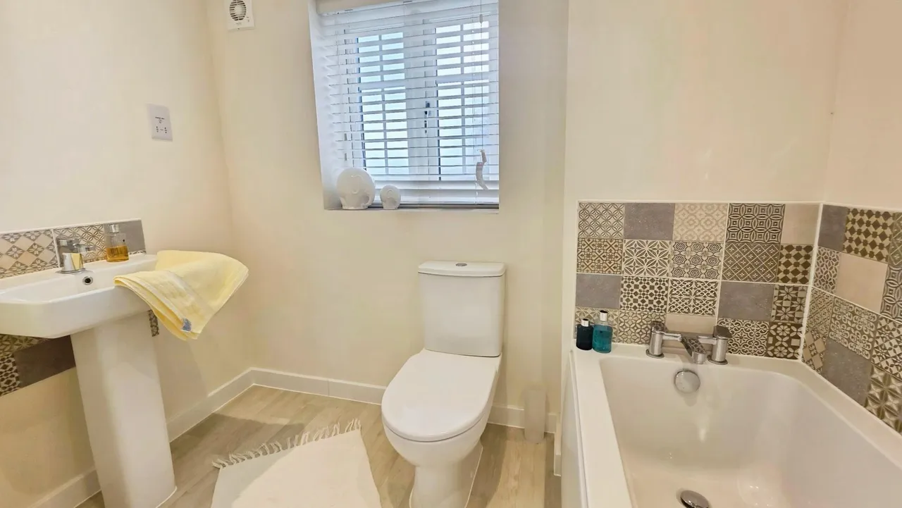 Nassington Way, Sleaford, NG34, photo 12