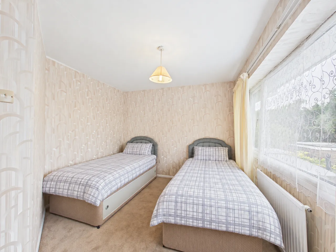 Tinkers Wood Road, Downley, HP13, photo 9
