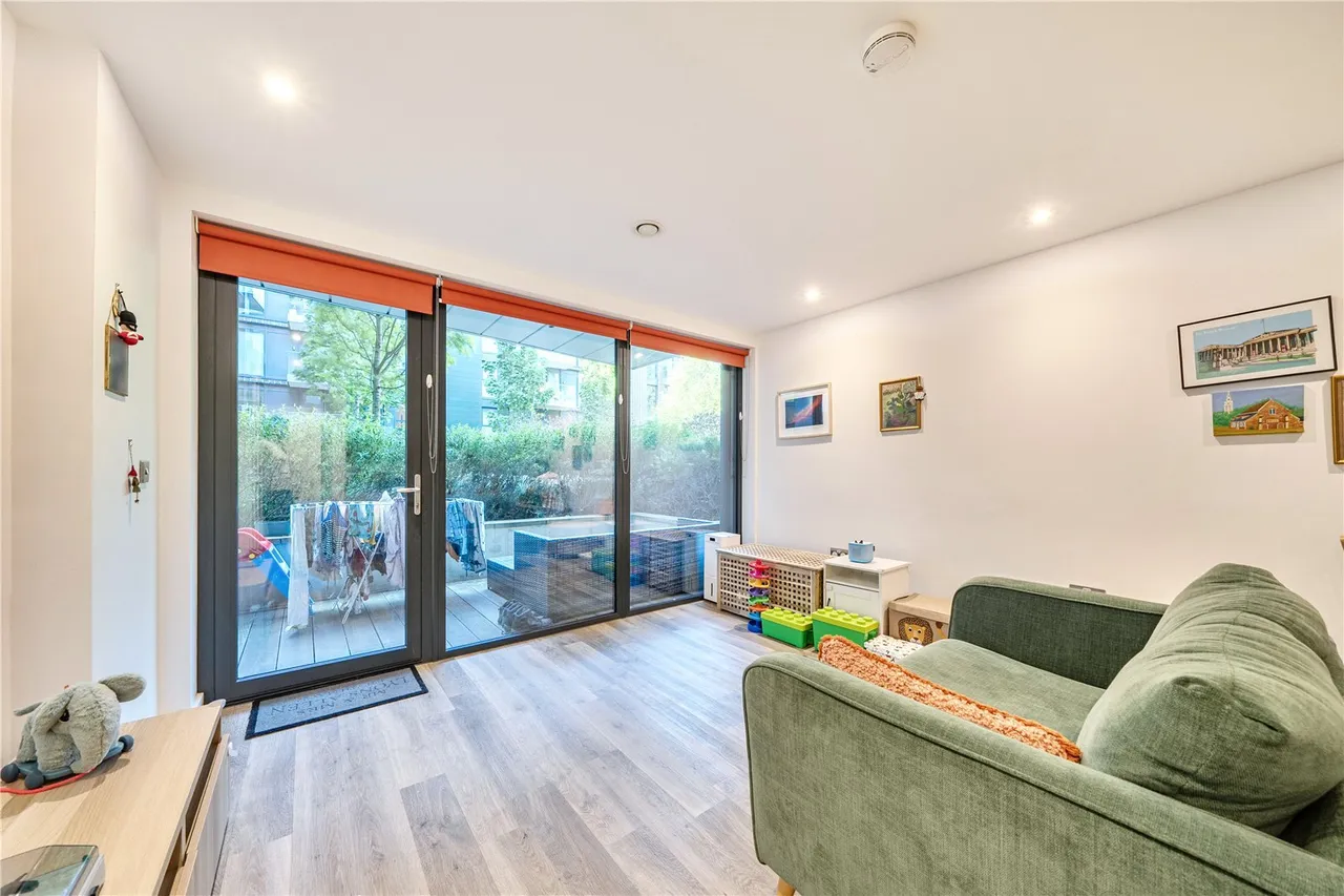 Hawthorne Crescent, SE10, photo 11