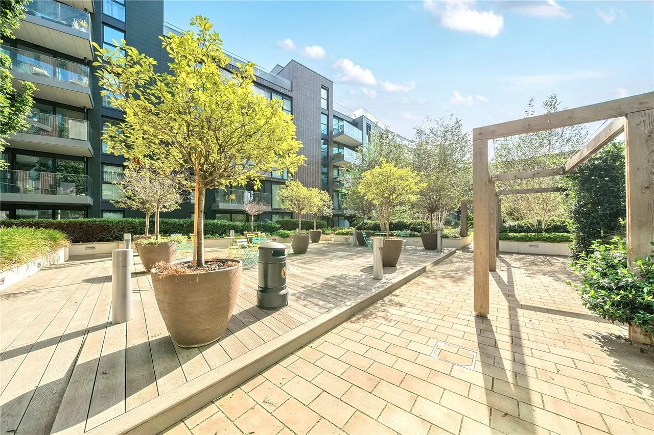 Hawthorne Crescent, SE10, photo 15