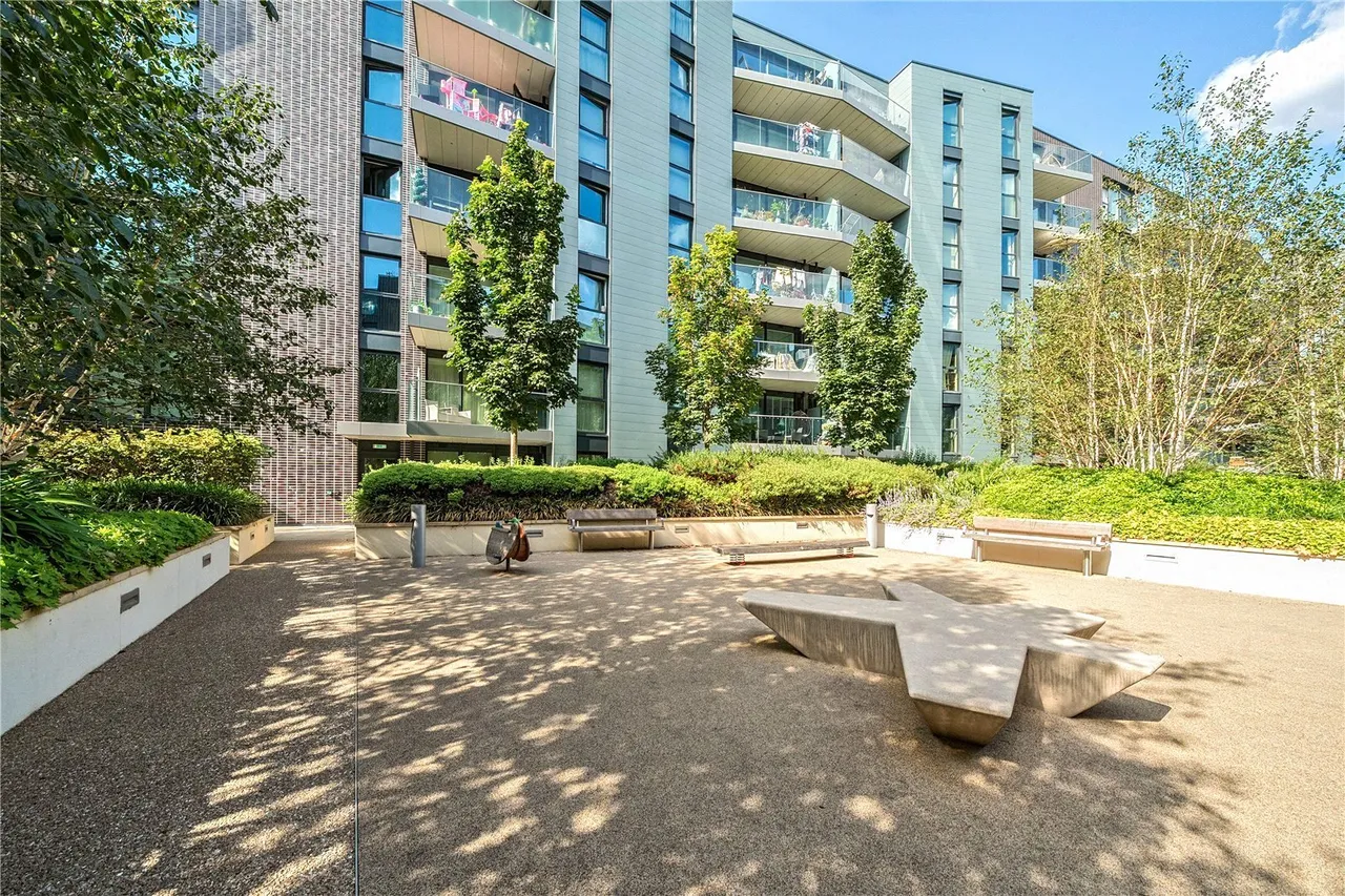 Hawthorne Crescent, SE10, photo 16