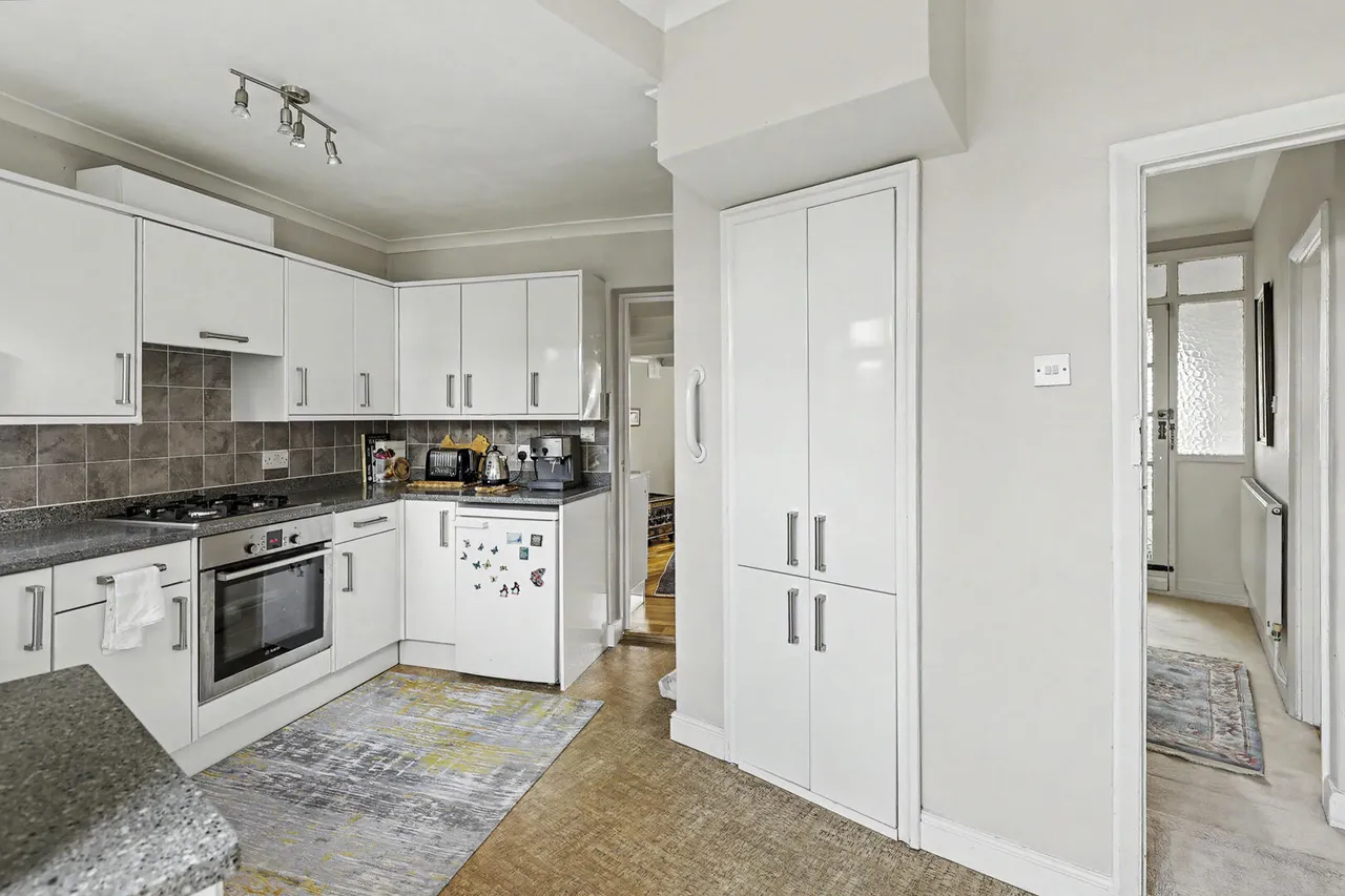 Eastbury Avenue, Enfield, EN1, photo 3