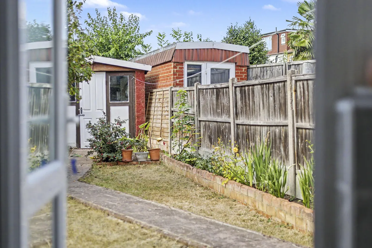 Eastbury Avenue, Enfield, EN1, photo 26
