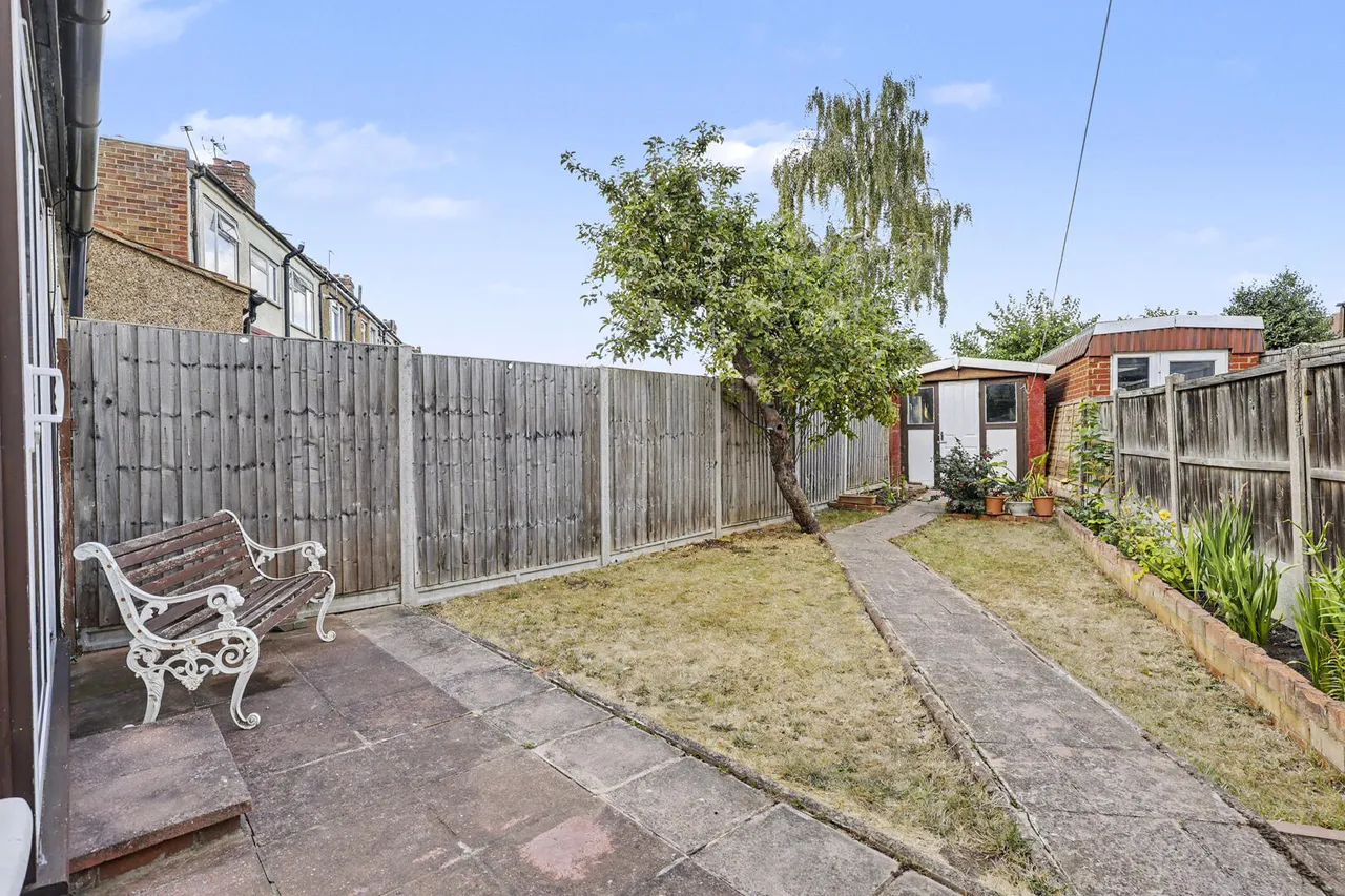 Eastbury Avenue, Enfield, EN1, photo 25