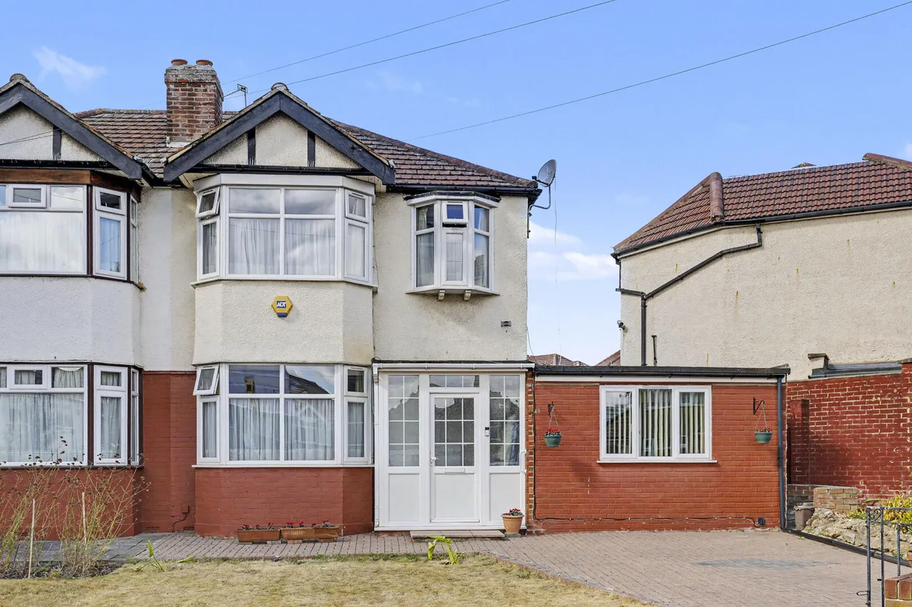 3 bed house for sale, Eastbury Avenue, Enfield, EN1