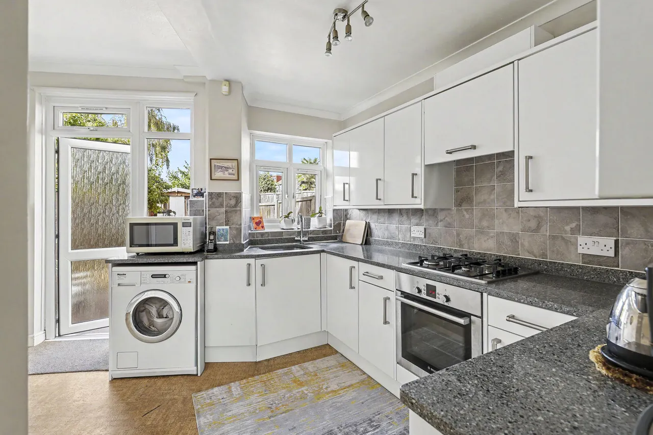 Eastbury Avenue, Enfield, EN1, photo 4