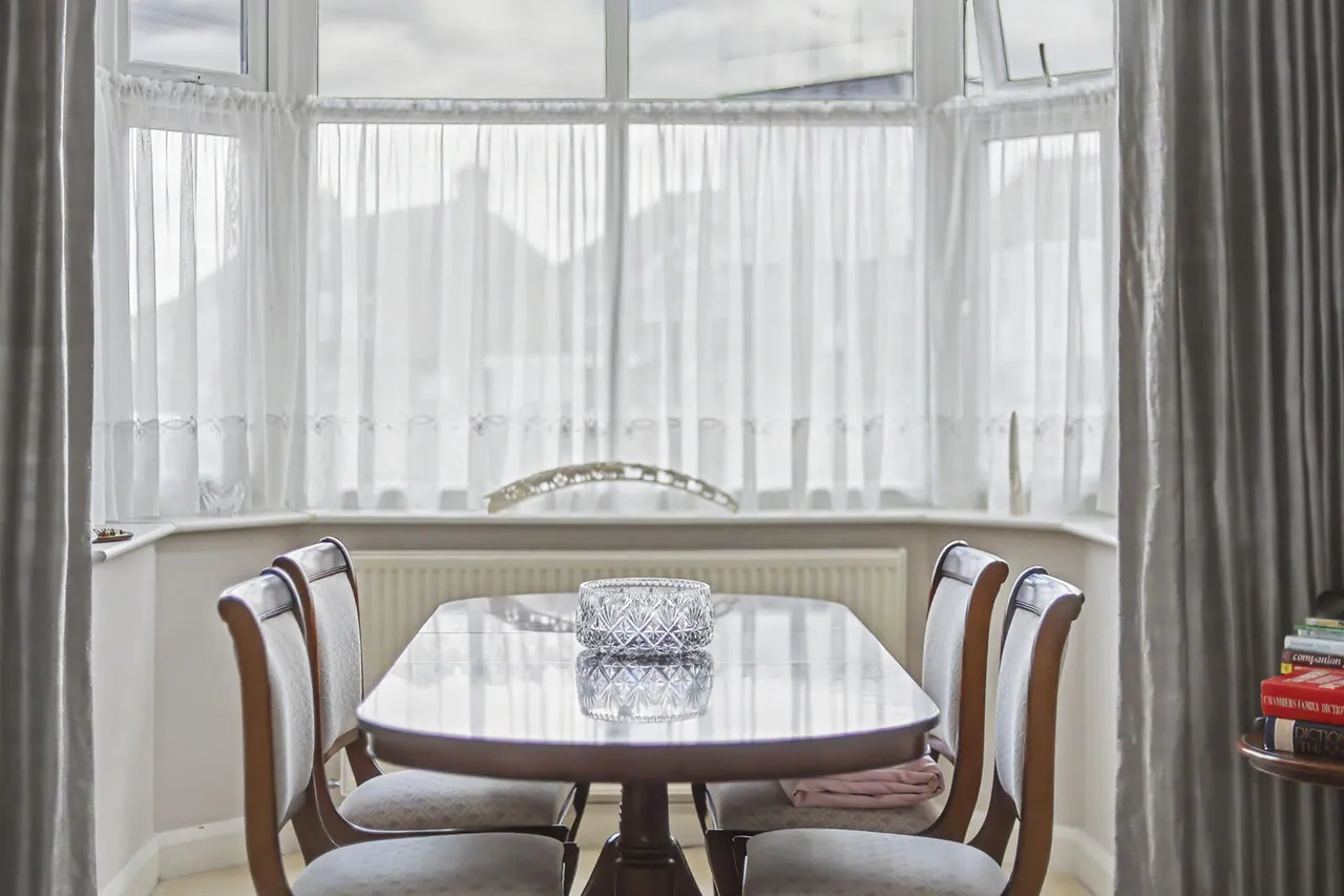 Eastbury Avenue, Enfield, EN1, photo 23