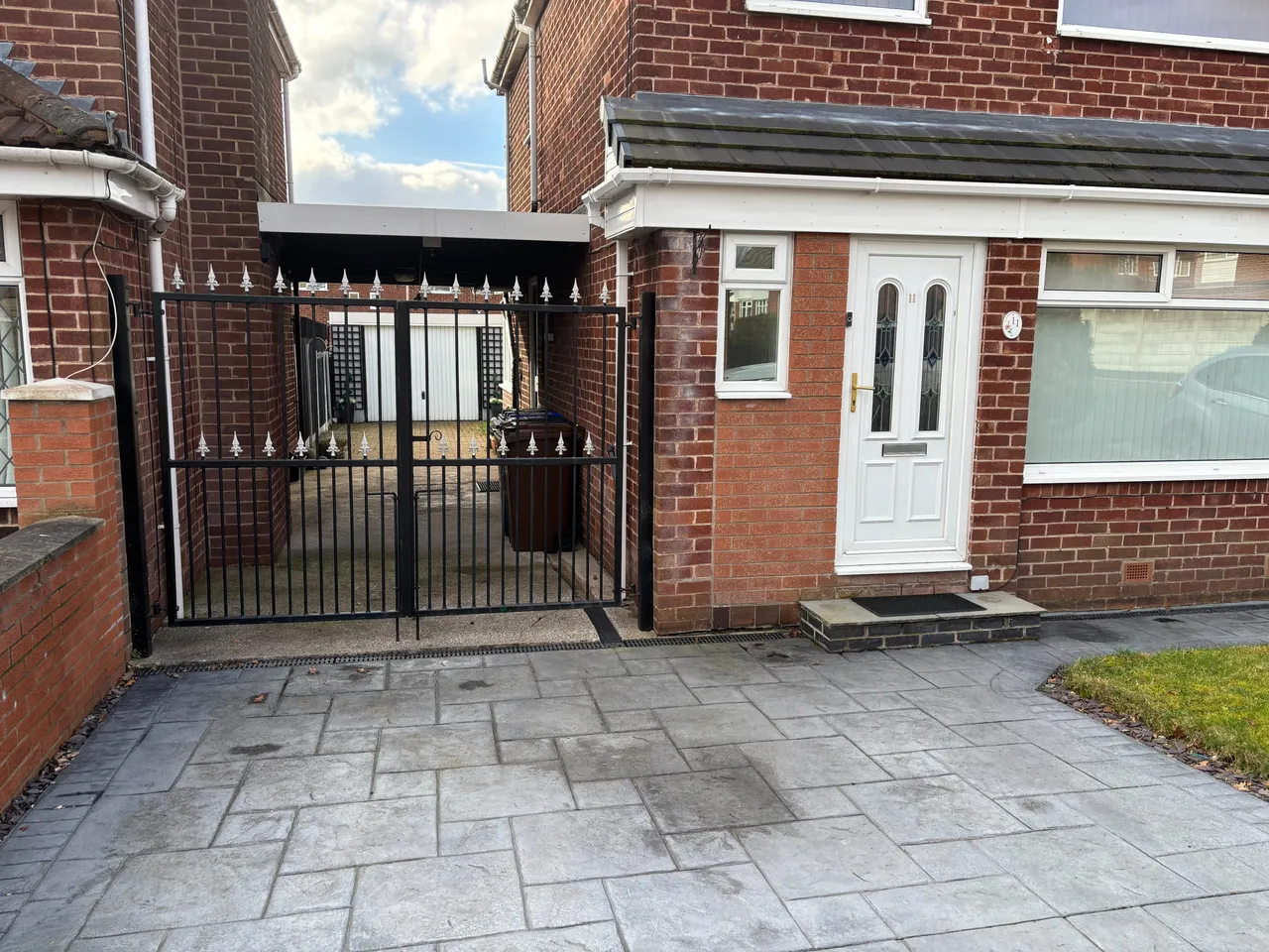 3 bed house to rent, Rufford Close, Ashton-Under-Lyne, OL6