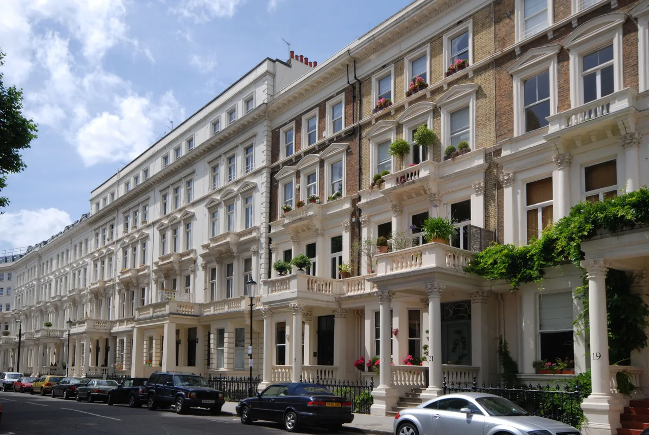 5a Queens Court, 25-27 Earls Court Square, London, photo 2