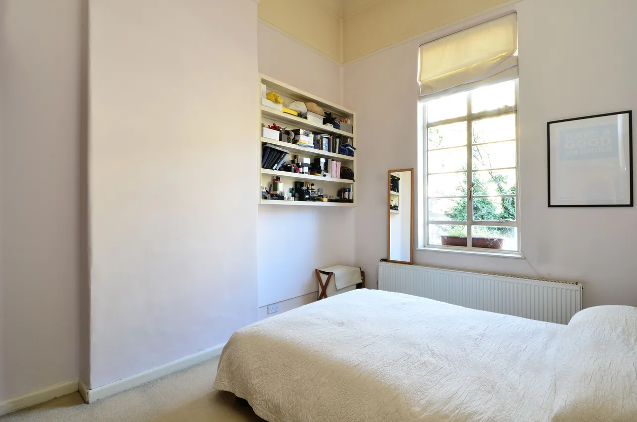 5a Queens Court, 25-27 Earls Court Square, London, photo 8
