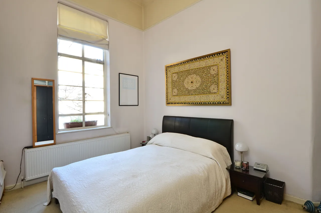 5a Queens Court, 25-27 Earls Court Square, London, photo 9