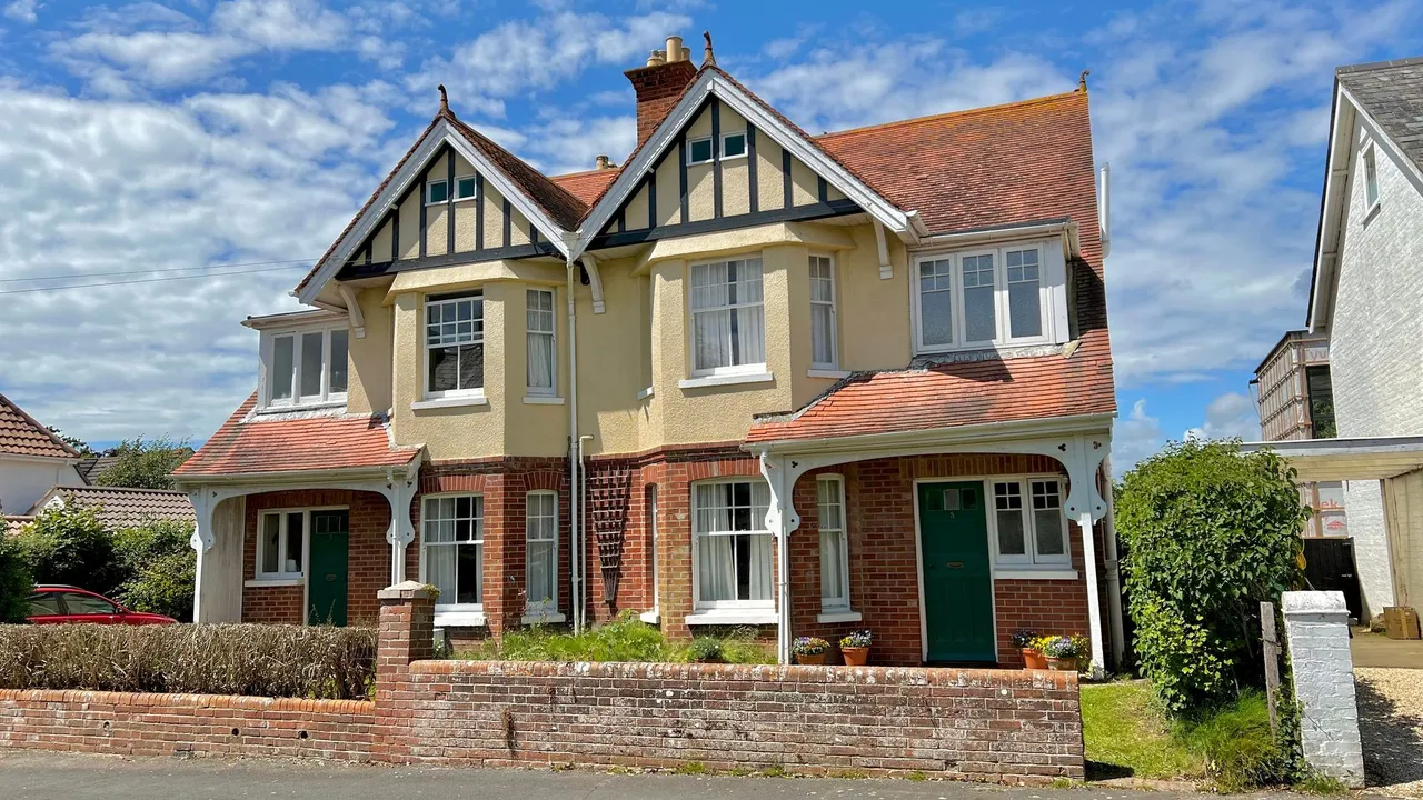 4 bed house for sale, Stanley Road, Lymington, SO41