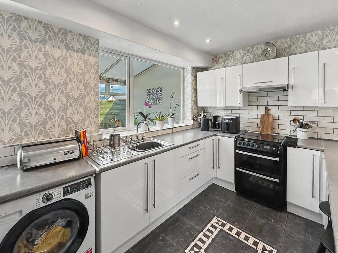 Lindrick Avenue, Whitefield, M45, photo 7