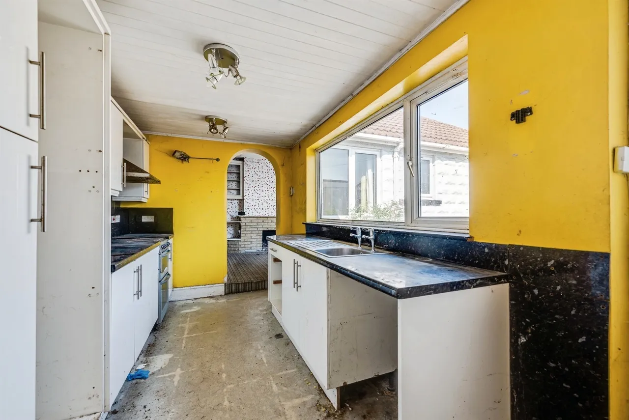 Cricklade Road, Swindon, SN2, photo 13