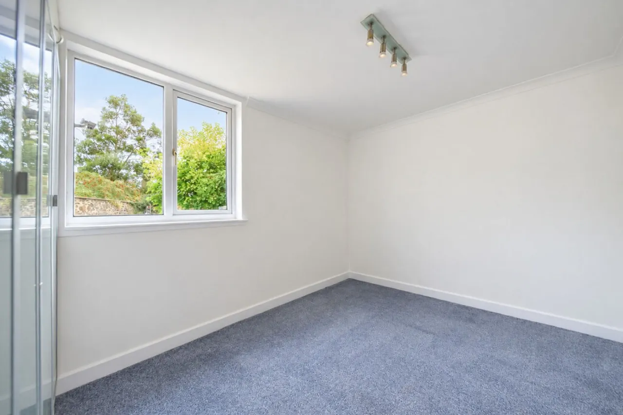 Ochil Street, Tillicoultry, FK13, photo 15