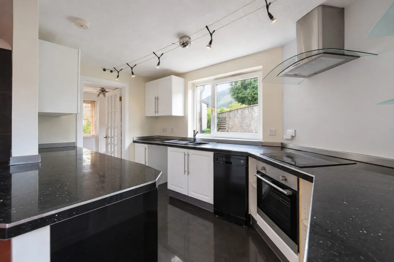 Ochil Street, Tillicoultry, FK13, photo 9