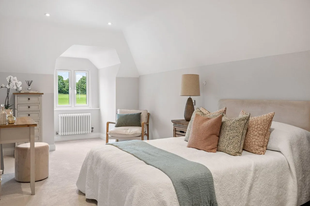 The Oaklands Aston Lane, Bragbury End, SG2, photo 32