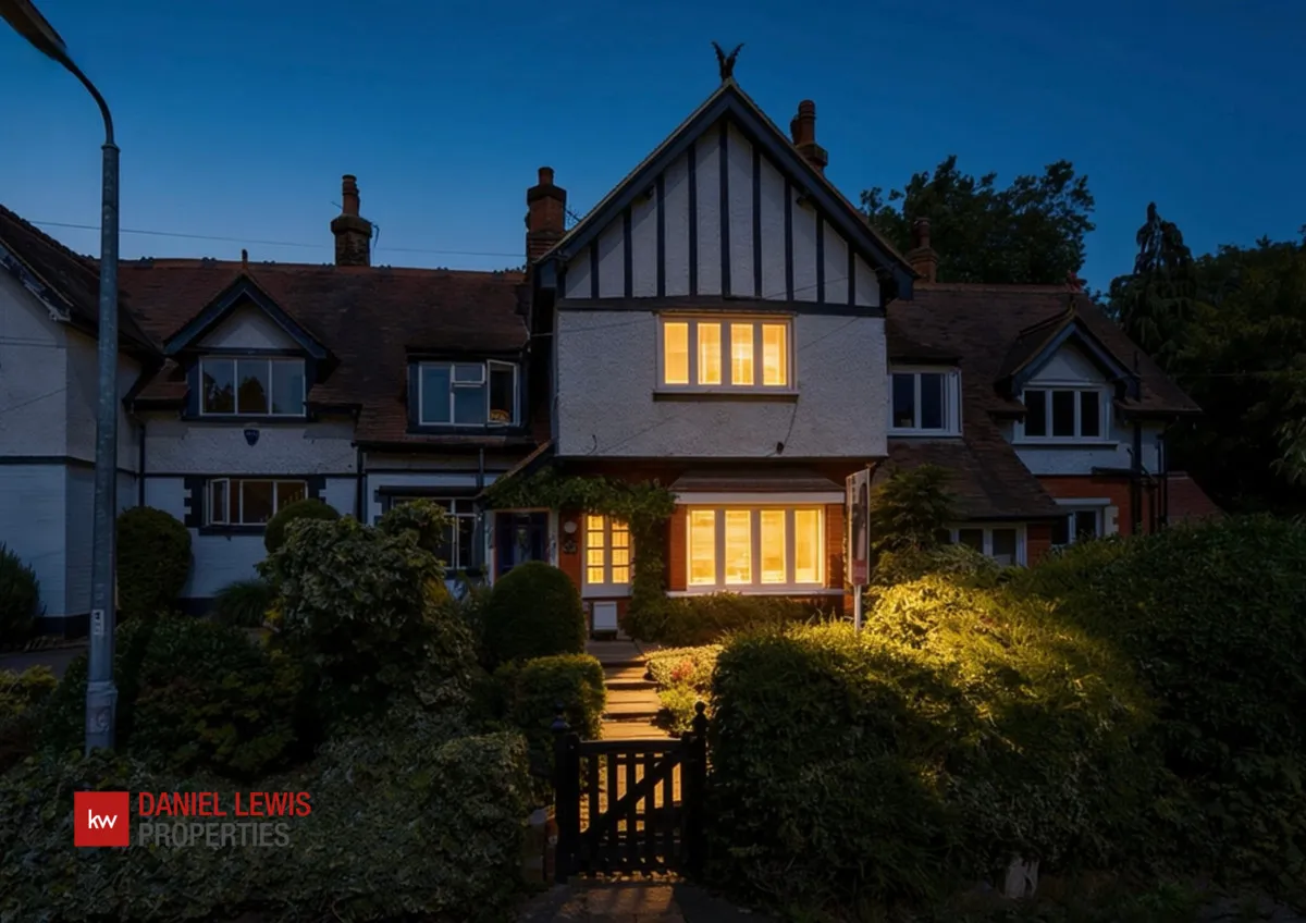 2 bed house for sale, Debden Lane, Loughton, IG10