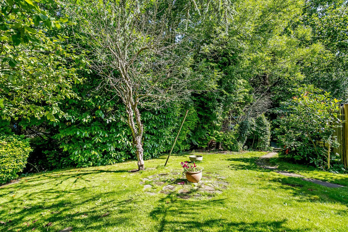 Debden Lane, Loughton, IG10, photo 15