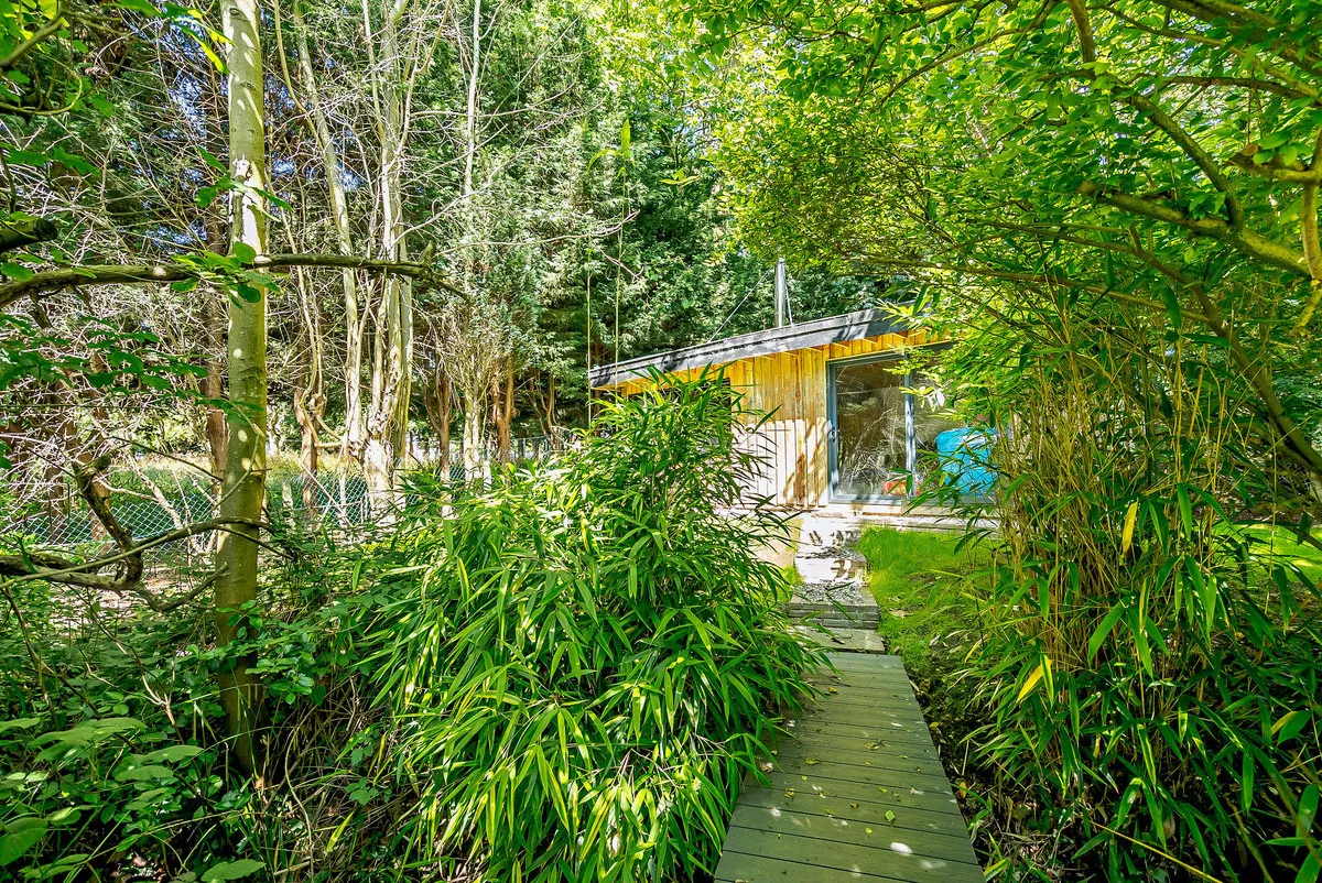 Debden Lane, Loughton, IG10, photo 16