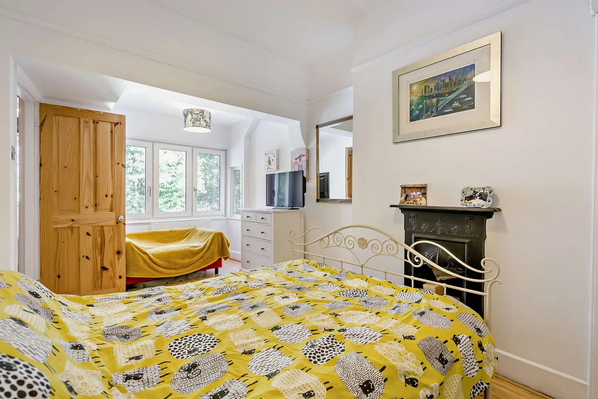 Debden Lane, Loughton, IG10, photo 9