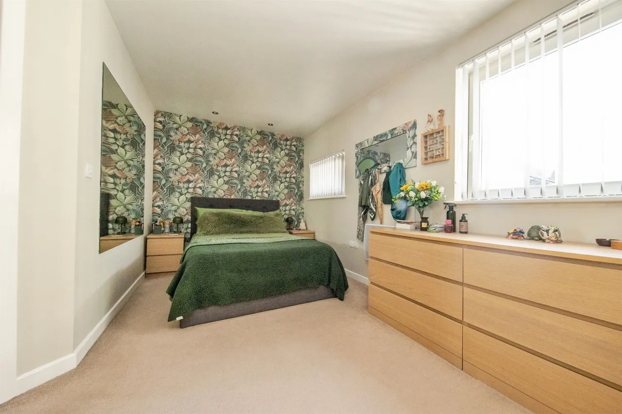 Bakers Court, Great Cornard, CO10, photo 11