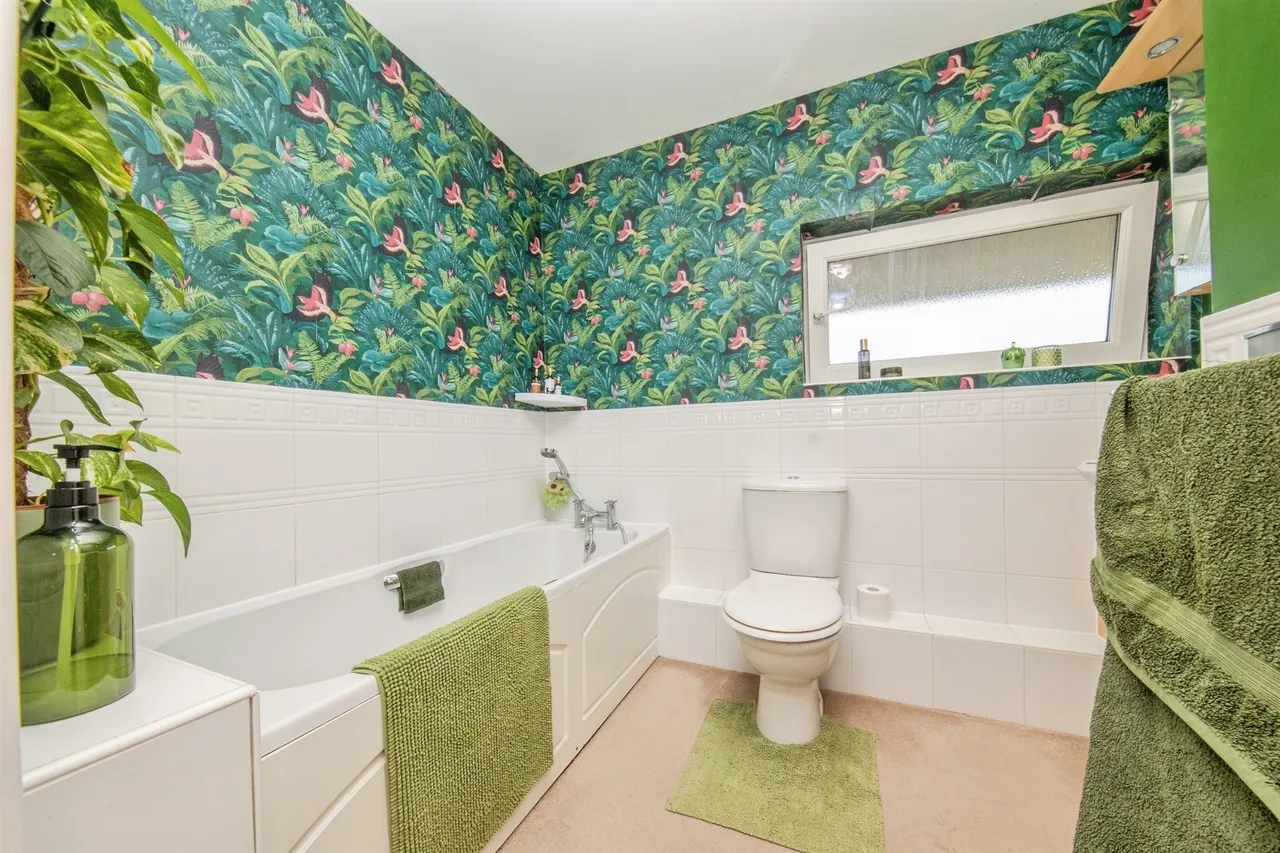 Bakers Court, Great Cornard, CO10, photo 14