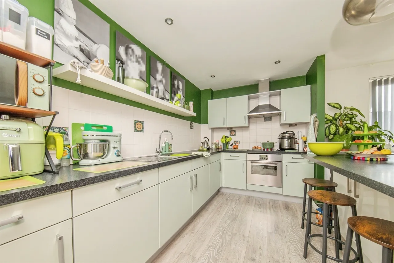 Bakers Court, Great Cornard, CO10, photo 8