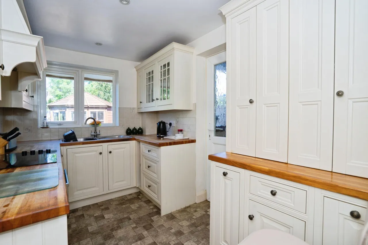 Chanctonbury Road, Burgess Hill, RH15, photo 4