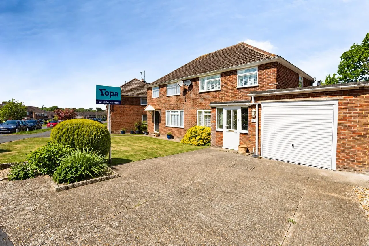 Chanctonbury Road, Burgess Hill, RH15, photo 9