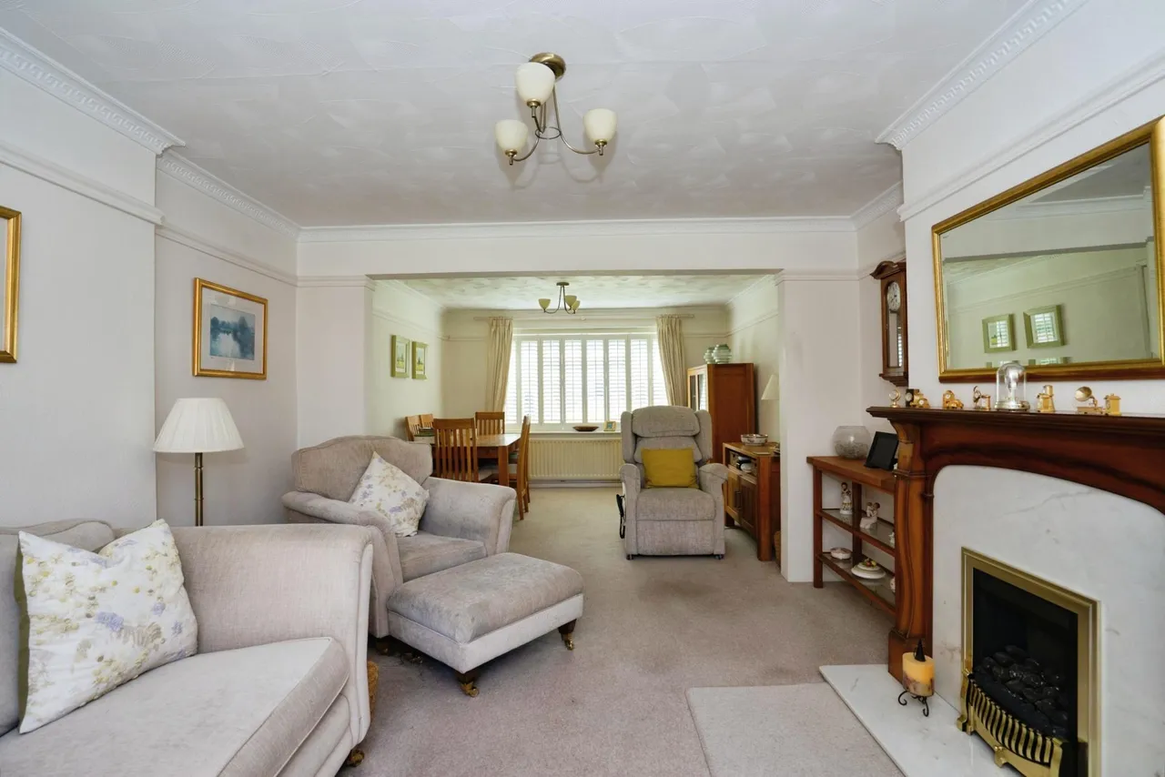 Chanctonbury Road, Burgess Hill, RH15, photo 2