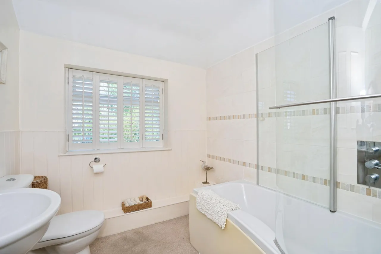 Chanctonbury Road, Burgess Hill, RH15, photo 14