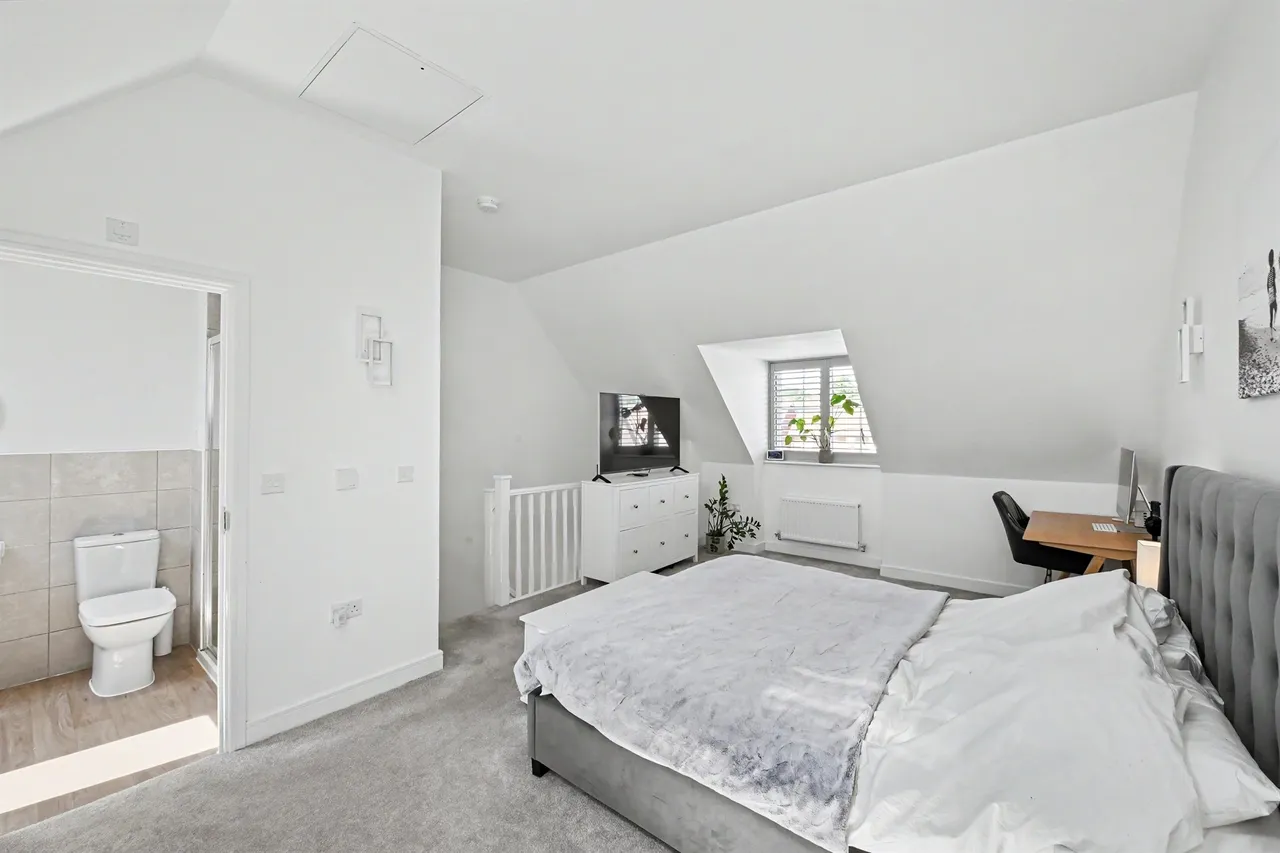 Hedgehog Way, Berkhamsted, photo 11