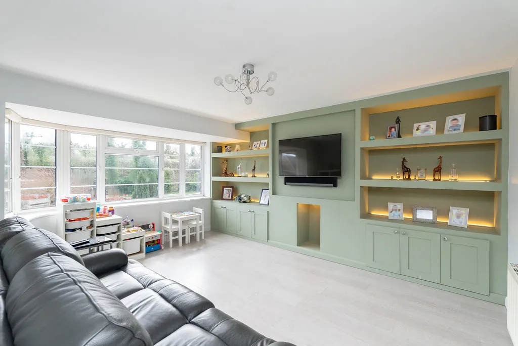 Swan Mill Gardens, Pixham, RH4, photo 3
