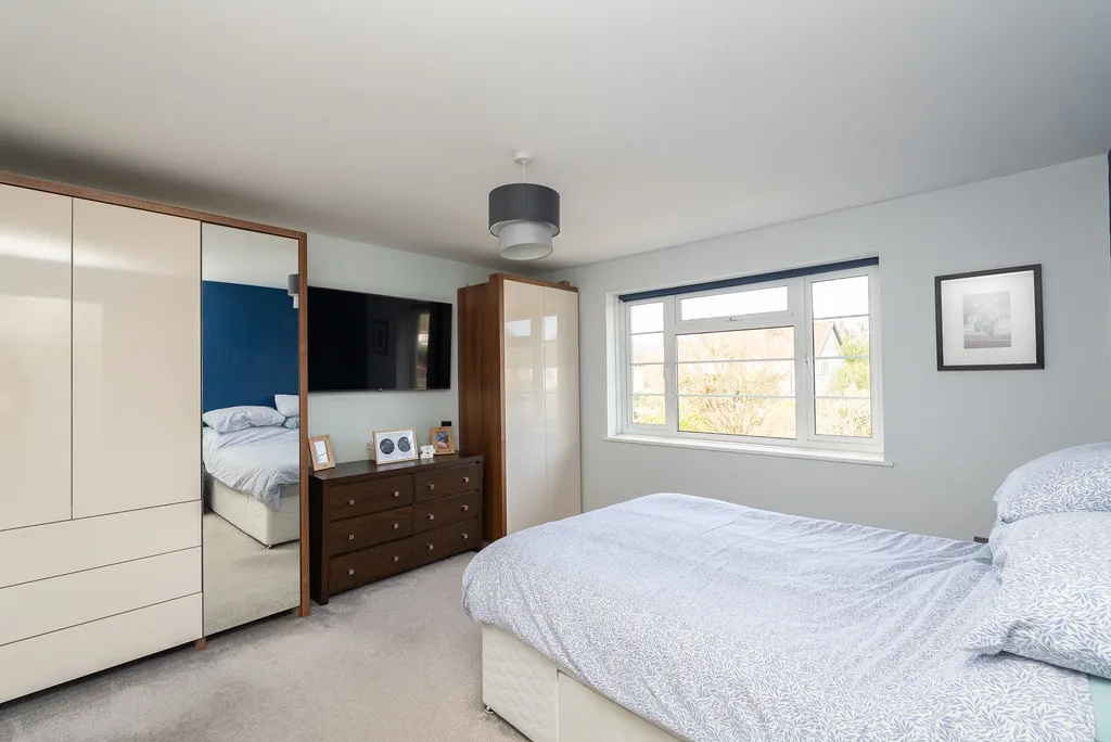 Swan Mill Gardens, Pixham, RH4, photo 5