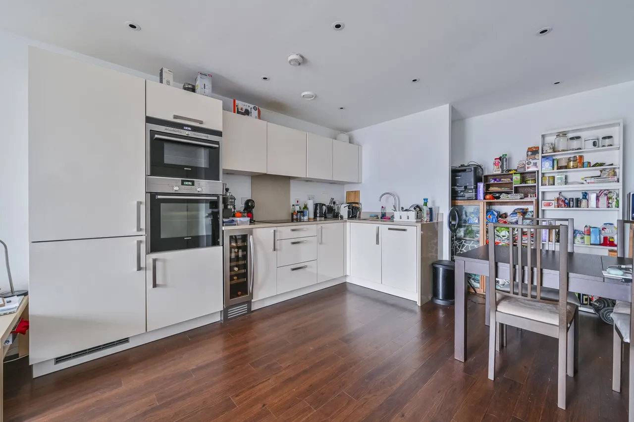2 bed flat for sale, London, N7