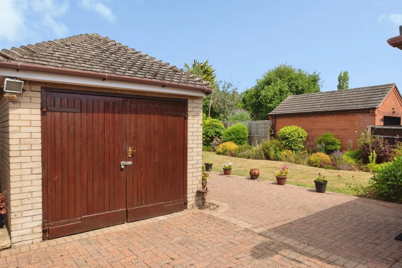 Westfield Drive, North Greetwell, Lincoln, Lincolnshire, LN2, photo 3