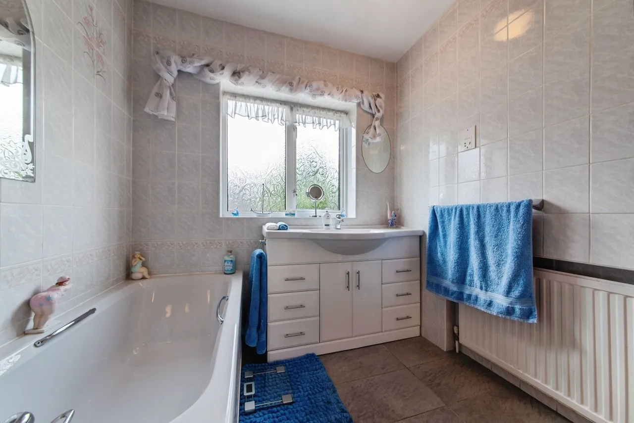 Westfield Drive, North Greetwell, Lincoln, Lincolnshire, LN2, photo 17