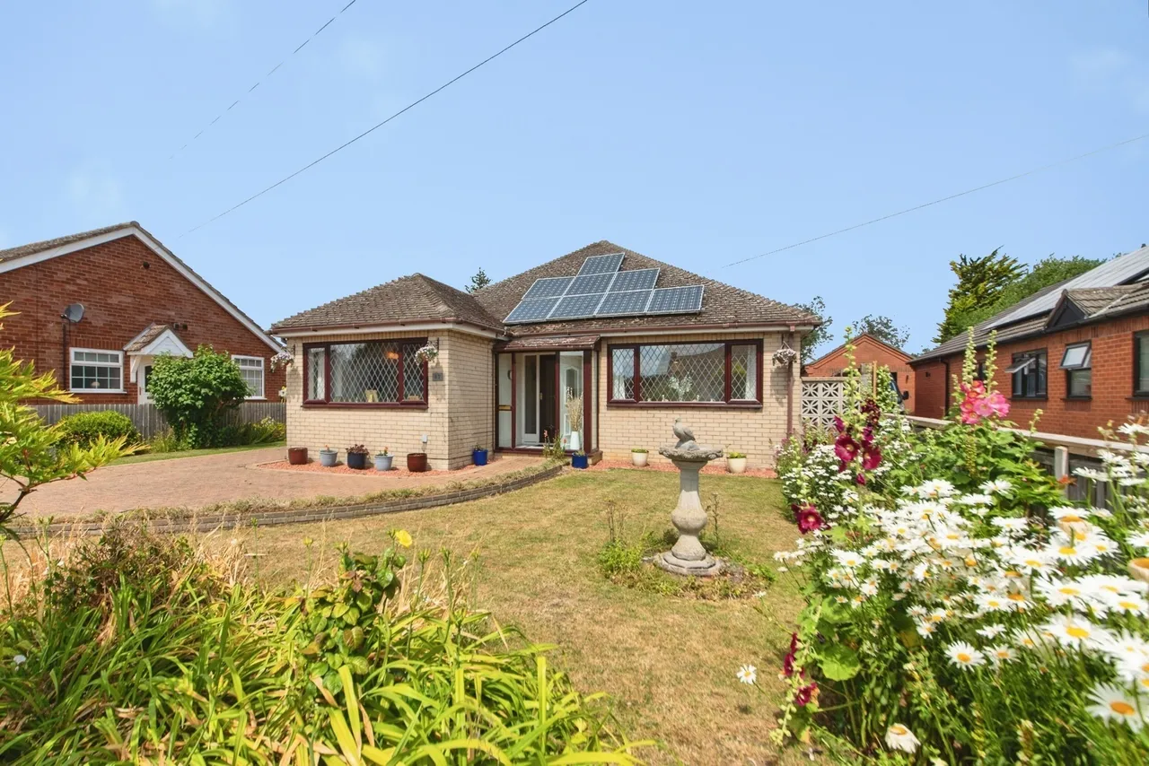 3 bed house for sale — Westfield Drive, North Greetwell, Lincoln, Lincolnshire, LN2