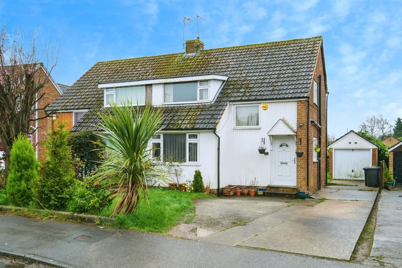 3 bed house for sale — High Ash Crescent, Leeds